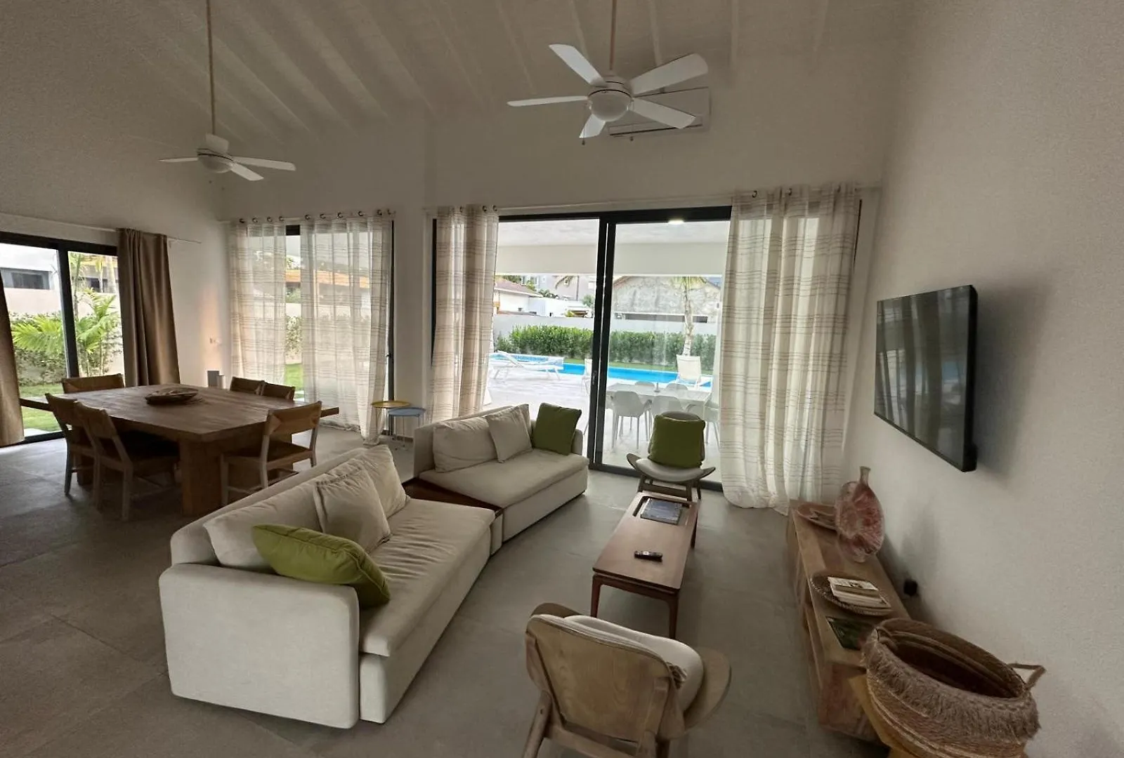 Villa Coral Tracadero Beach Resort La Laguna